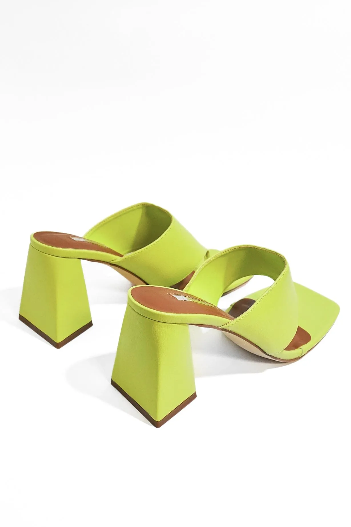 Amused Block Heel Sandals [Size 5]