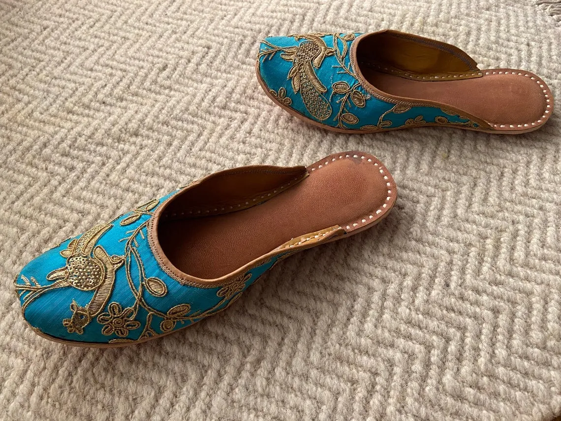 Blue Embroidered Juttis