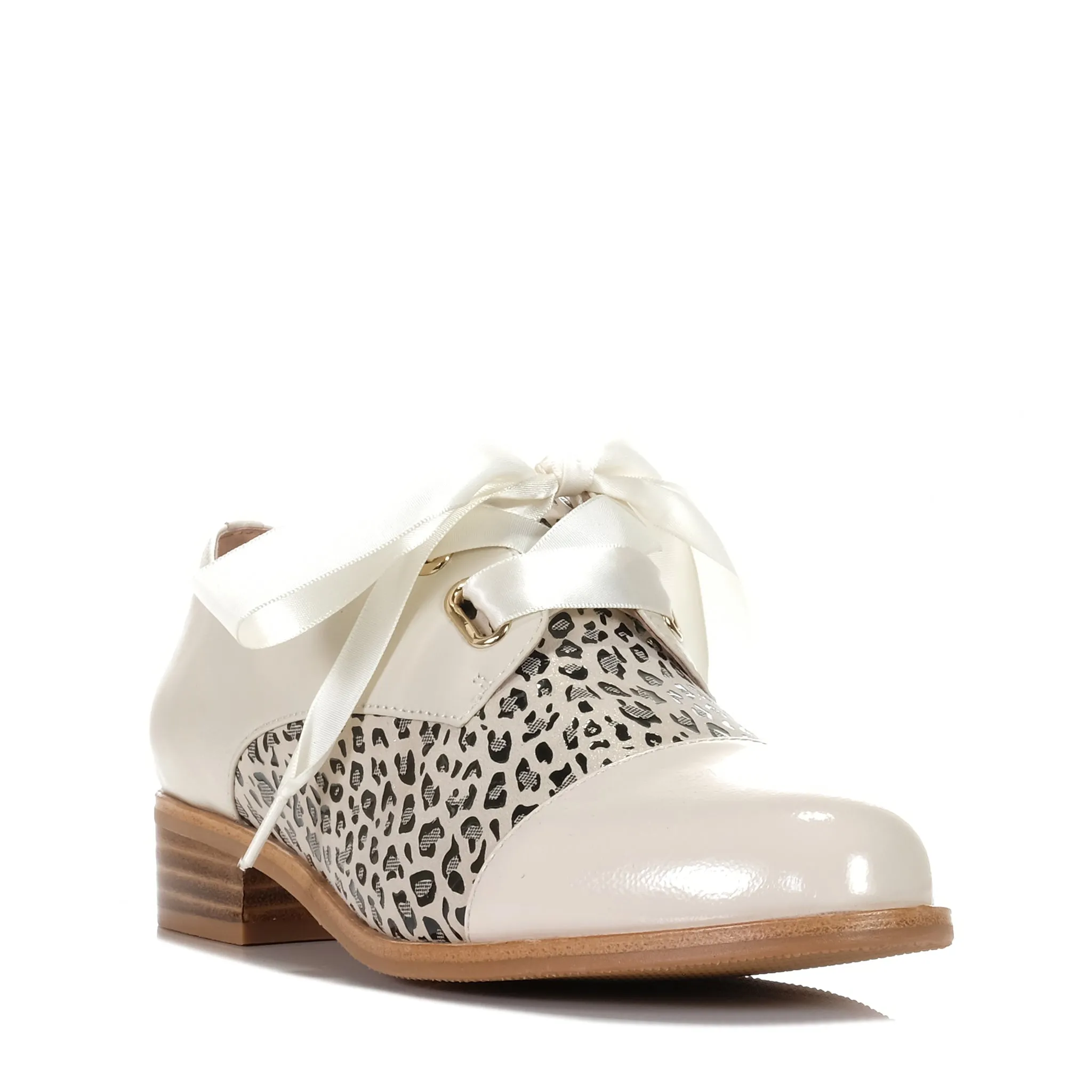 Bresley Avit Versatile Cream Multi-Functional Shoe