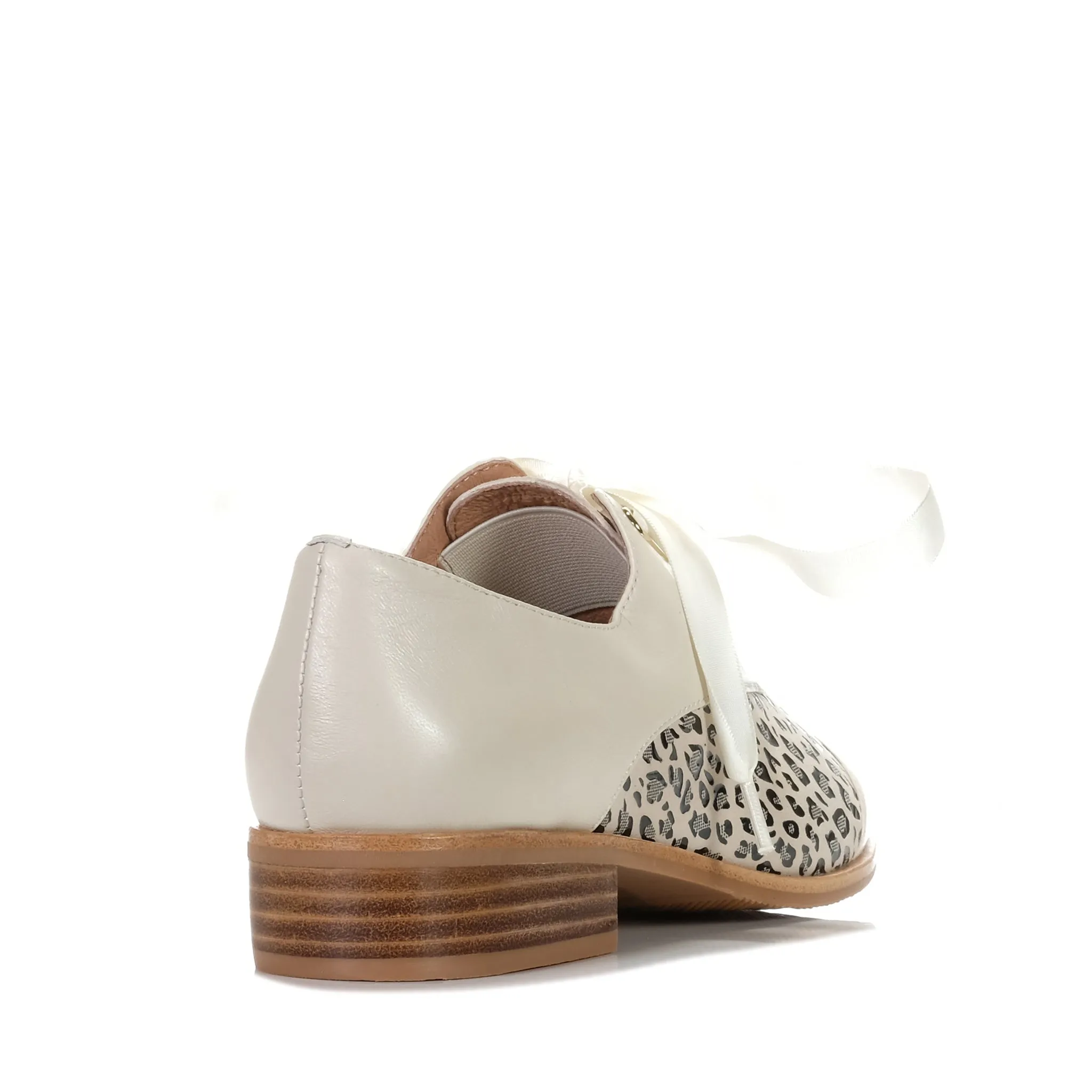 Bresley Avit Versatile Cream Multi-Functional Shoe