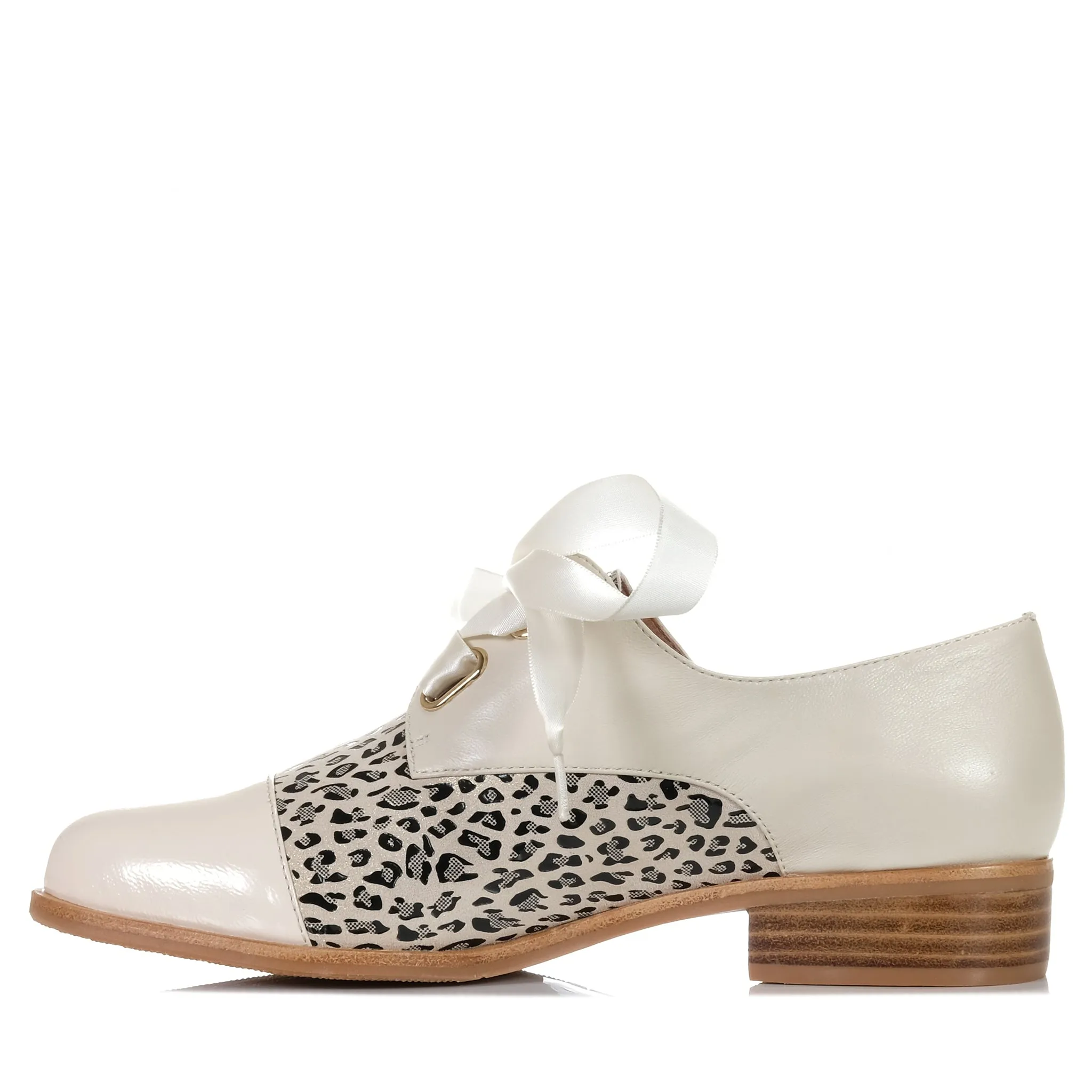 Bresley Avit Versatile Cream Multi-Functional Shoe