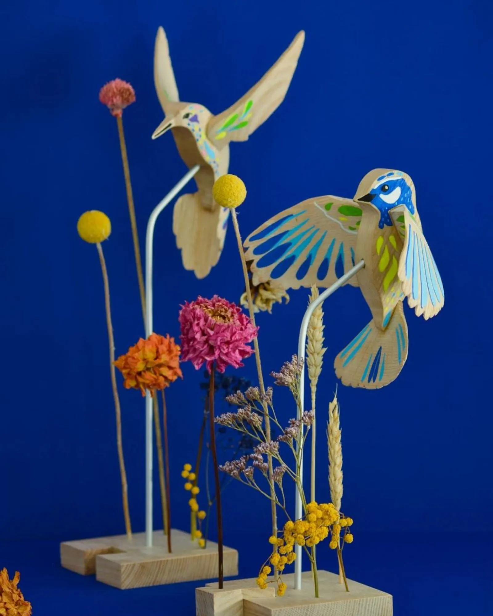 Flying Hummingbird Sculpture | Multicolour