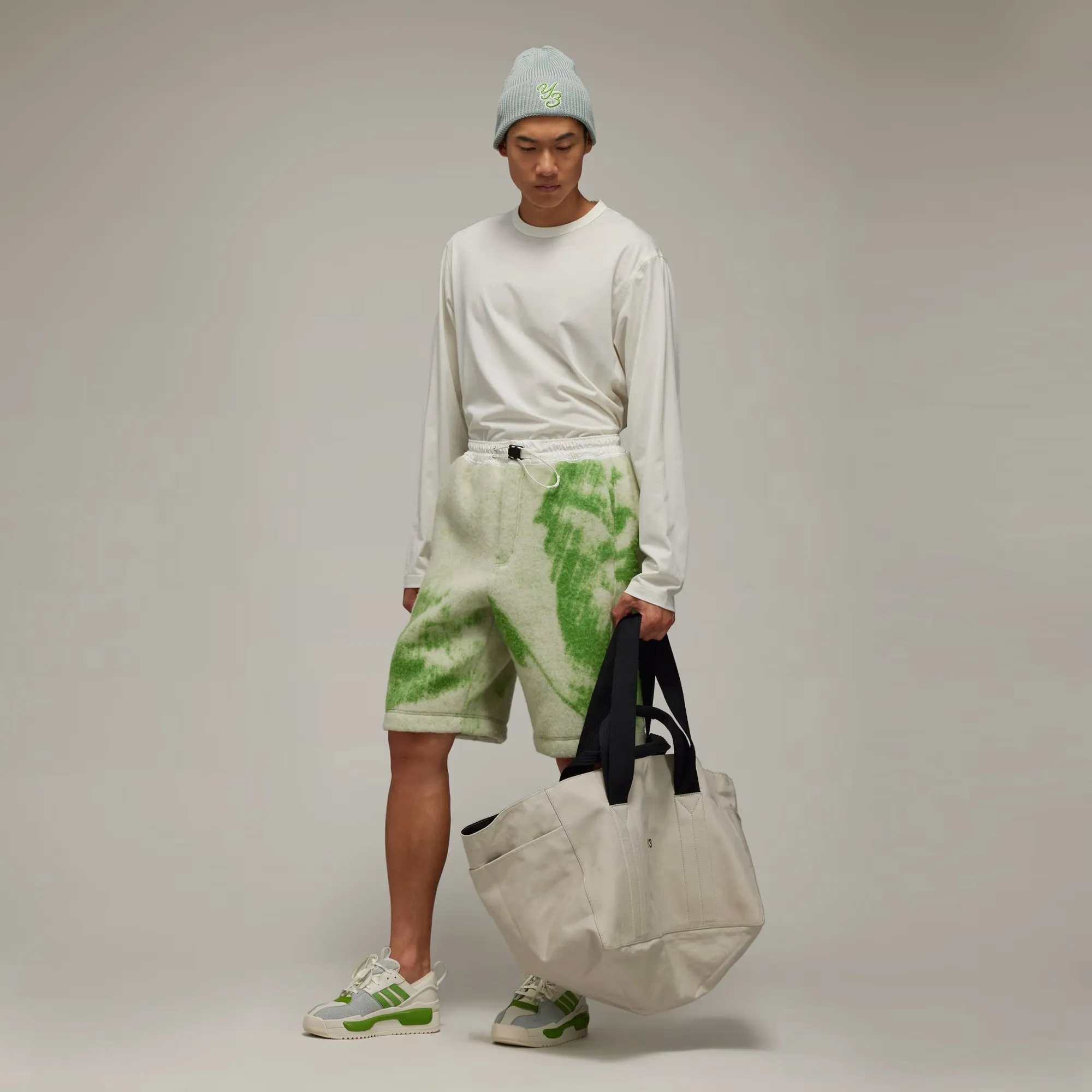 FUZZY FLEECE SHORTS 'OFF WHITE/TEAM RAVE GREEN'