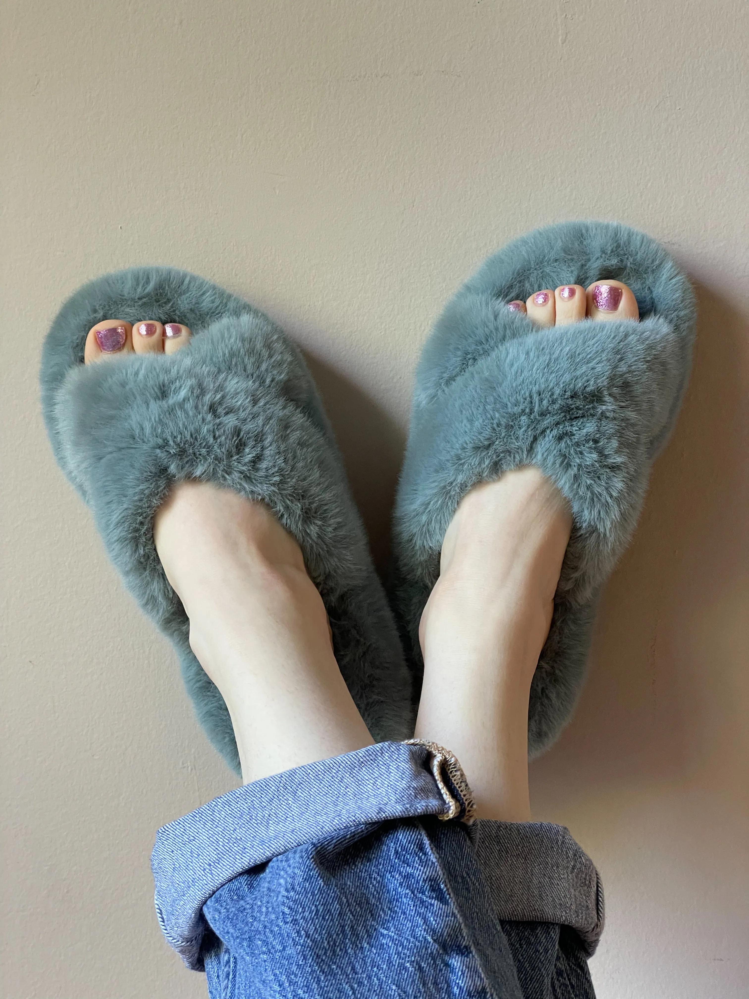 Fuzzy Soft Blue Gray Faux Fur Platform Slippers NWOT - Size 9