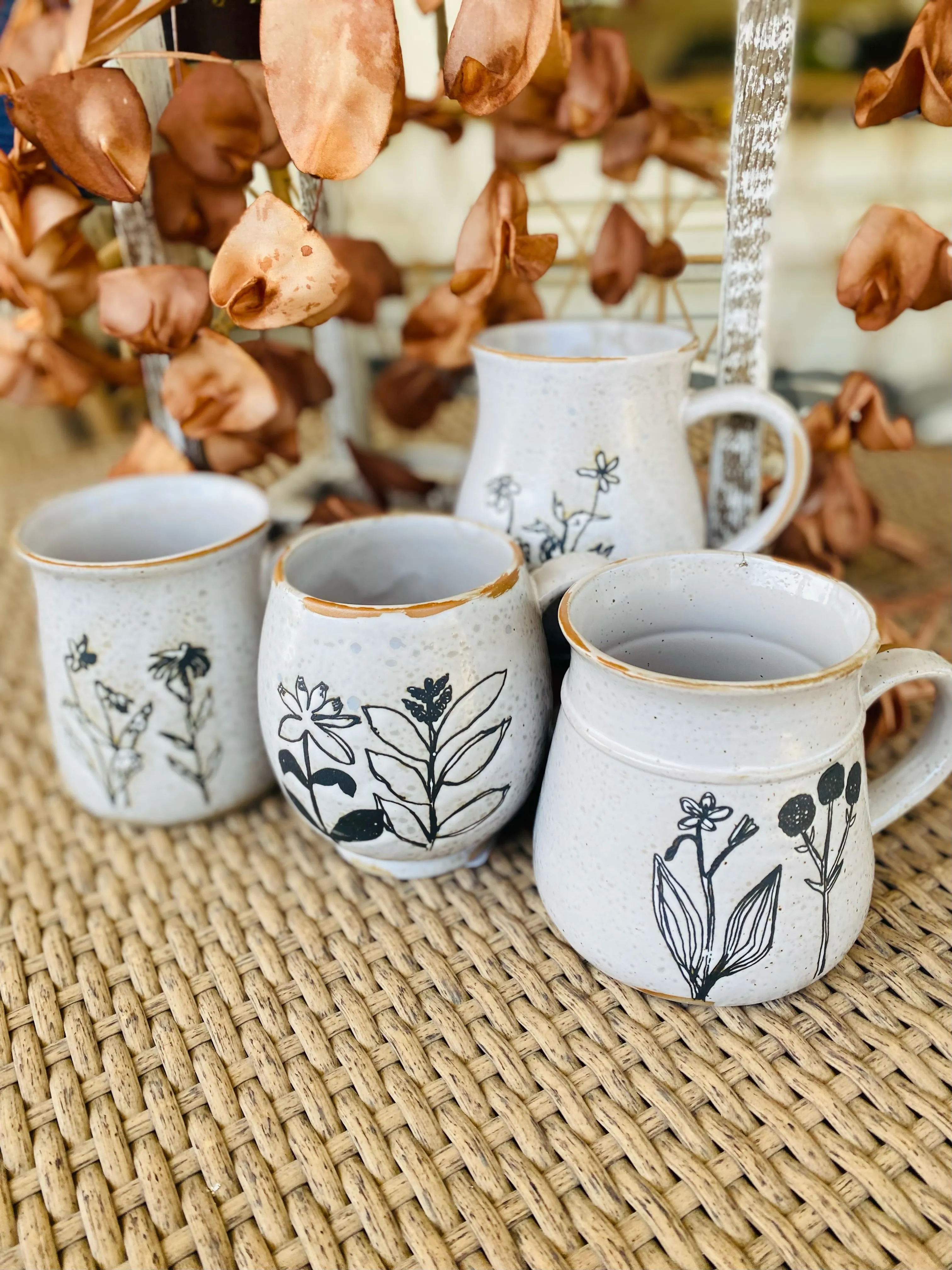 MAGPIE FLORAL MUG